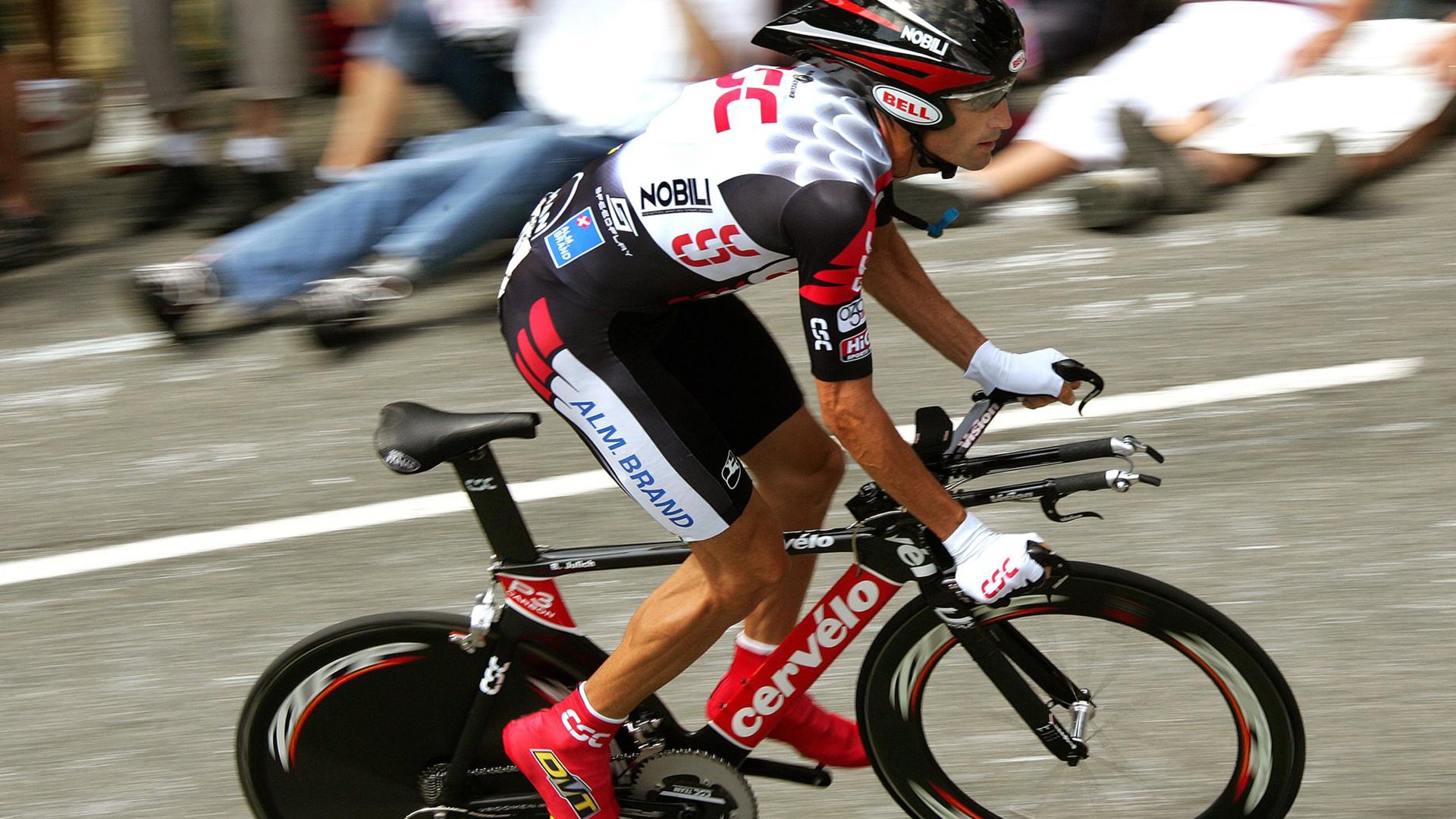 开云体育下载-奥运周期关键战焦点战，快船绝杀骑士，体育精神的全球共鸣  第2张