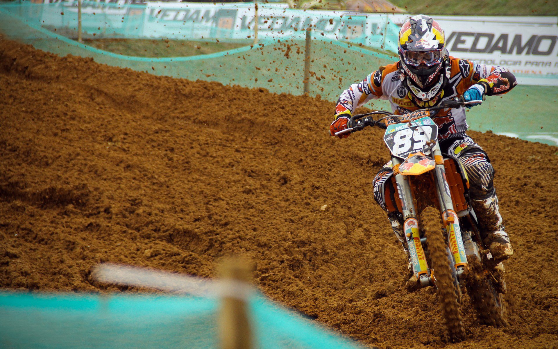 开云体育app-F1街道赛之夜，小贾伦硬仗之王  第1张